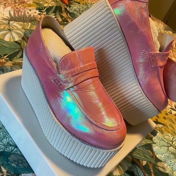 UNIF Edge Platform Pink Hologram - Picture 7 of 8